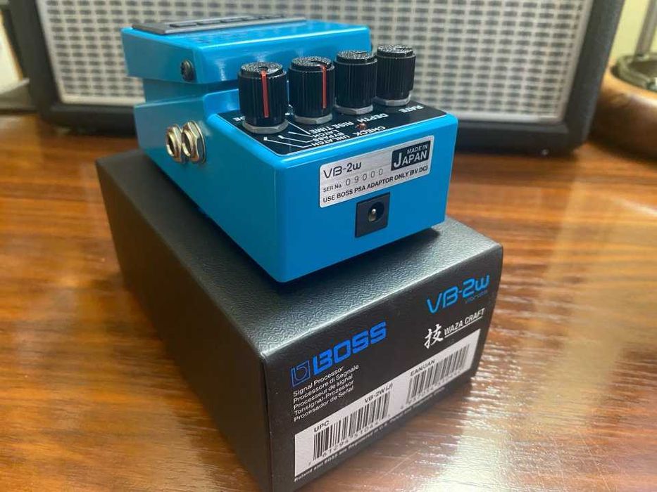 Boss VB-2W Vibrato - Japan Waza Craft (novo)