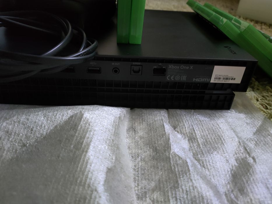Xbox One X de 1TB com jogos