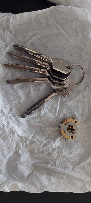 Fechadura - Porta Aluminio - 5 chaves