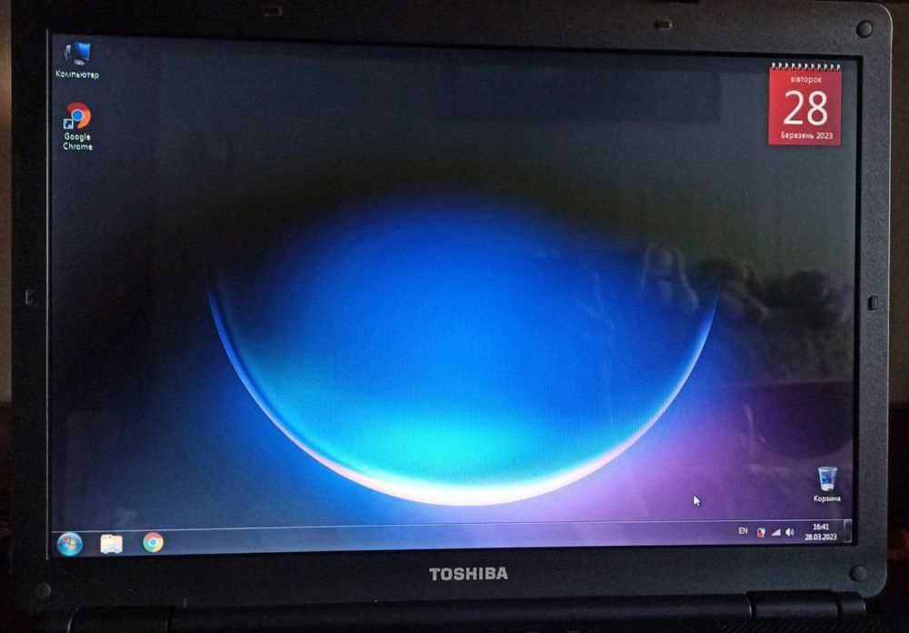 Ноутбук Toshiba повністю робочий