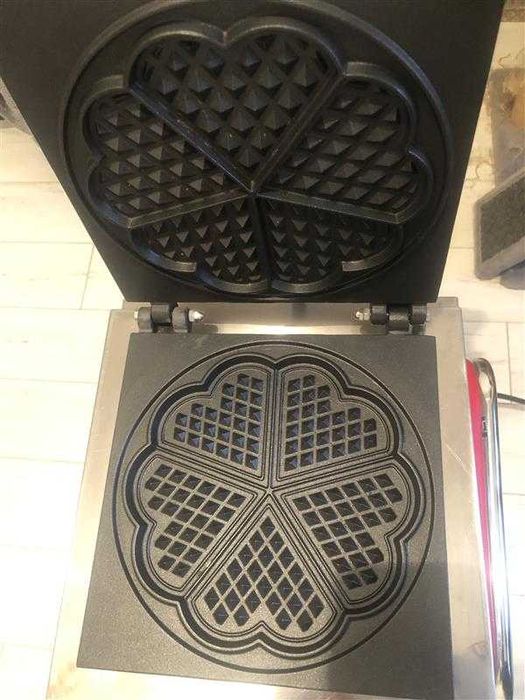 Вафельниця професійна EWT INOX FY5