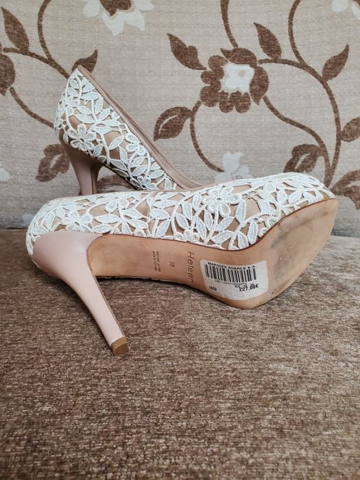 Sapatos NOVOS tam 38