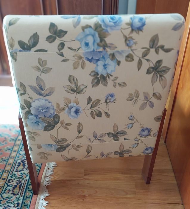 Sofá individual em tecido