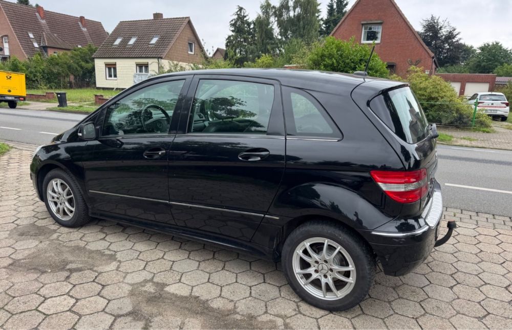 Мерседес Mercedes-Benz B, 2008, 2.0бензин пригнана з Німеччини