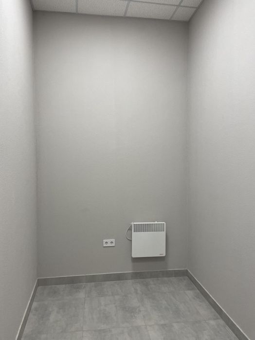 Продаж приміщення у центрі Олександрівського р-ну. З орендарями