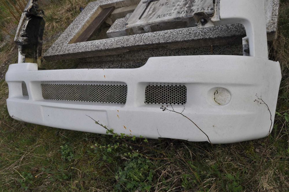 Kamper dethleffs inegra zderzak przód