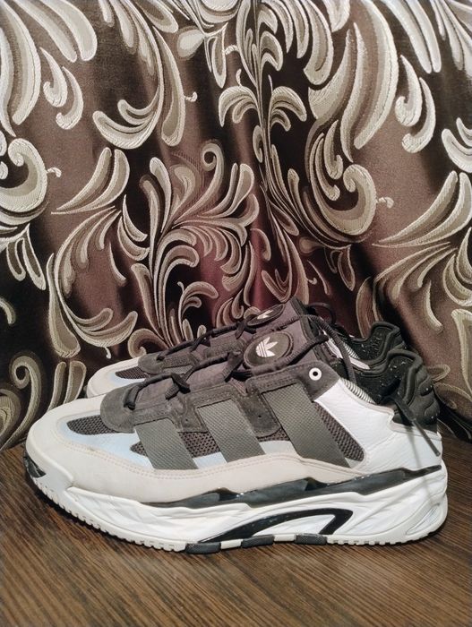 Кросівки на осінь Adidas