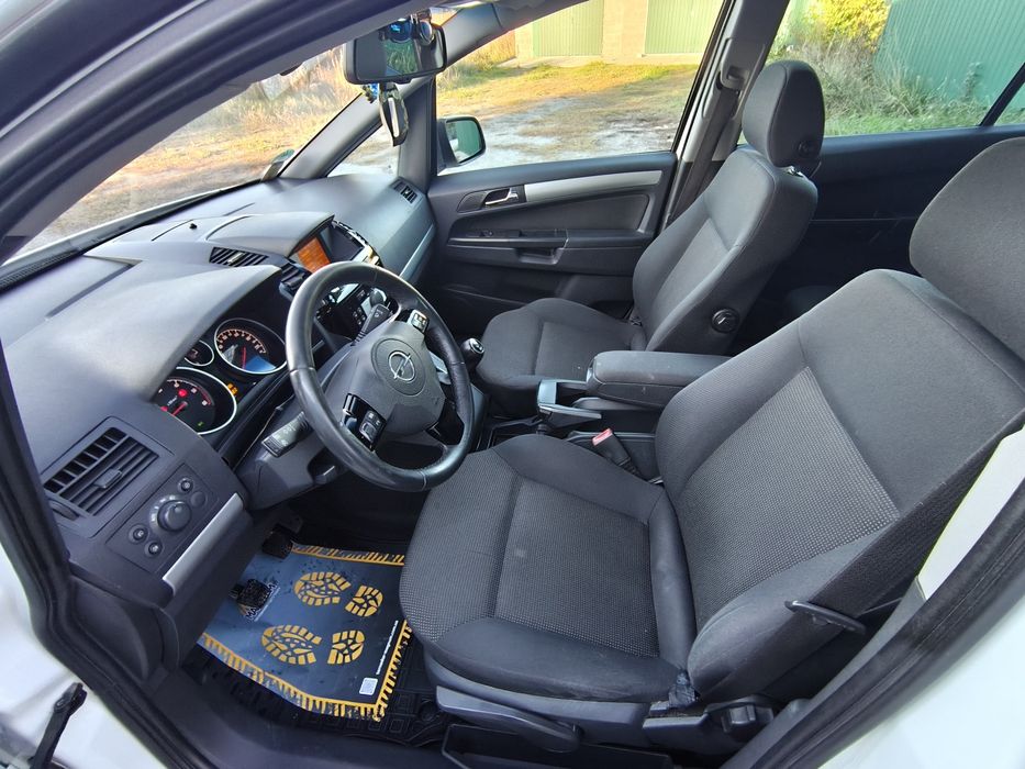 Opel Zafira 2012