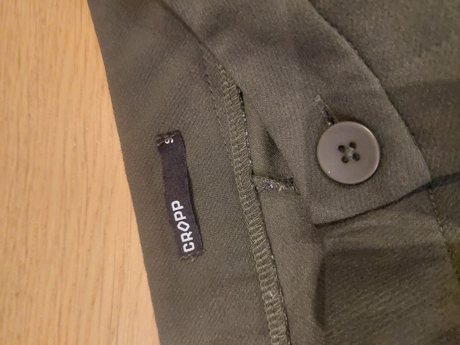 Spodnie Cropp ciemna zieleń S