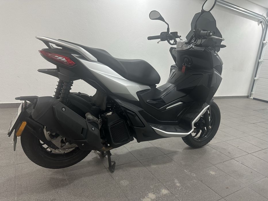 APRILIA SR GT 125