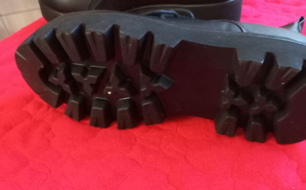 Взуття жіночне осінь зима