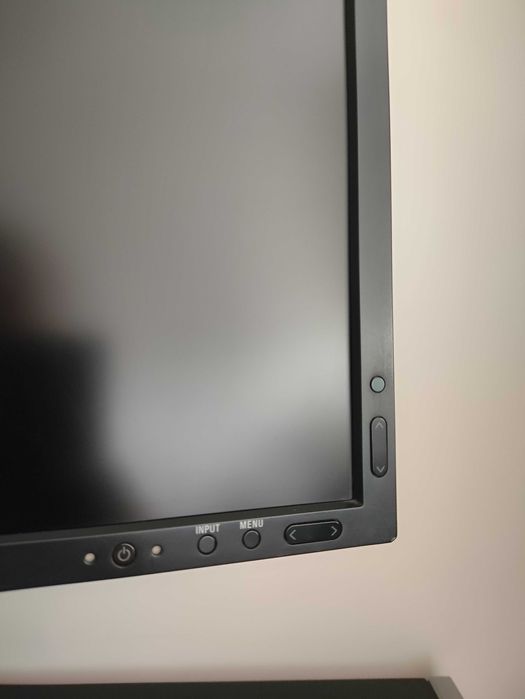 Monitor Panoramiczny (pion,poziom) NEC P221W-BK