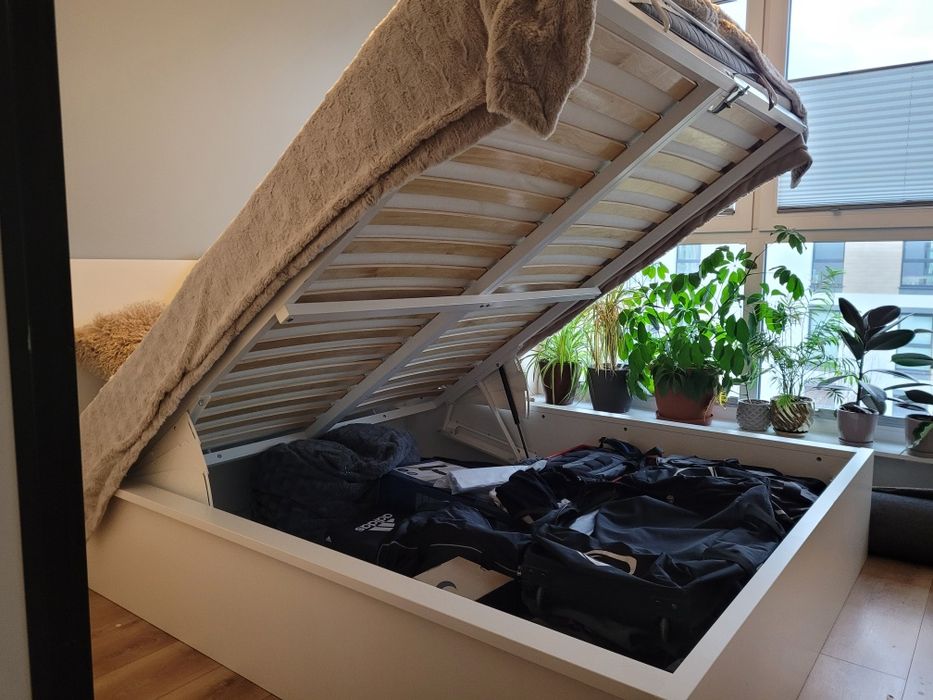 IKEA MALM  Łóżko z pojemnikiem i materacem białe 140/200