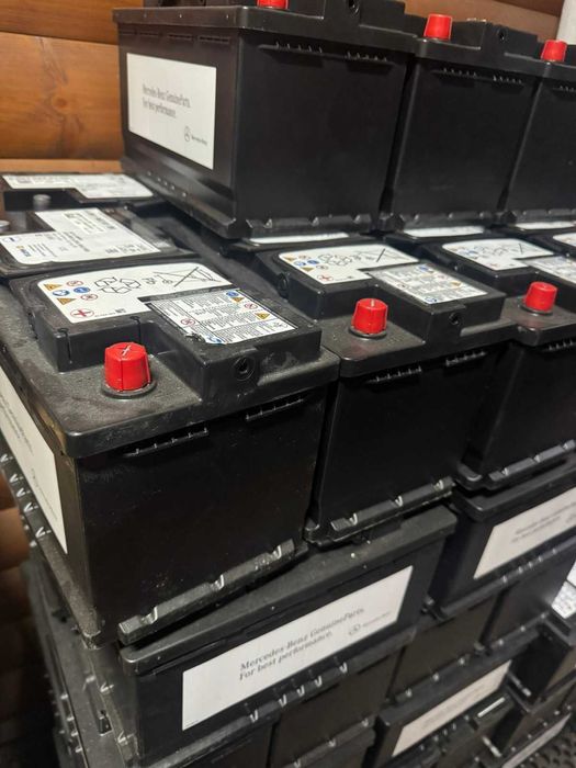 Аккумулятор Mercedes AGM Start-Stop (80Ah, 800A, 12V): A0019828108