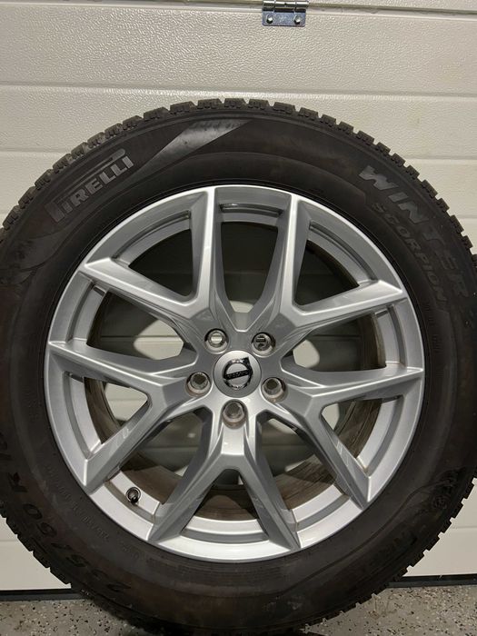 Oryginalne koła zimowe FELGI 18 VOLVO XC60 II Pirelli 235/60R18 2025r. 7,5mm jak NOWE