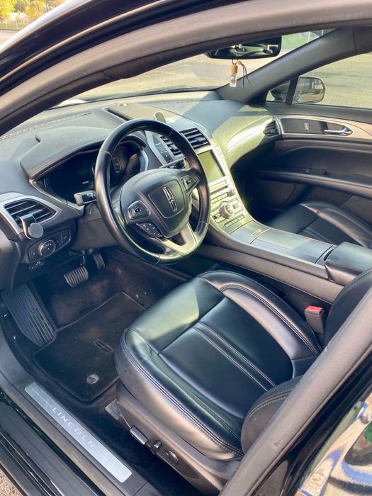 Автомобіль Lincoln MKZ 2016 року