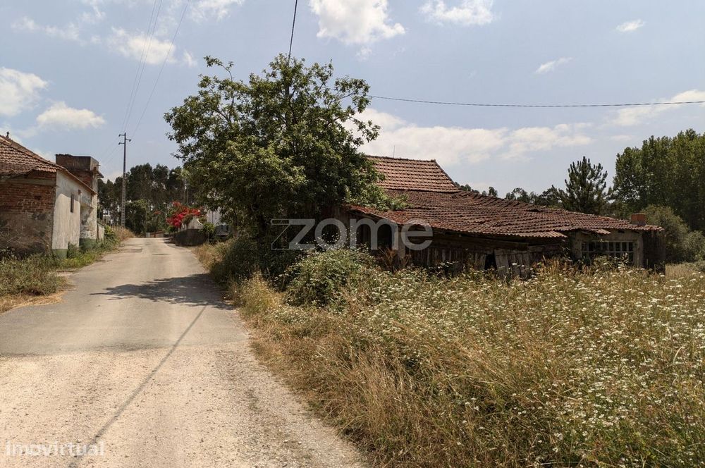 Terreno em zona tranquila na Maceira, a poucos minutos de Leiria
