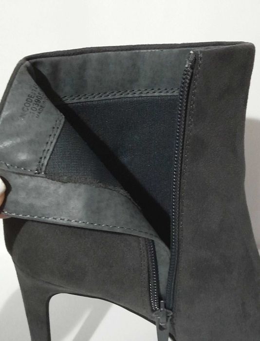 Botas / Botins cinzentos de salto alto Primark Tam 36 Novos