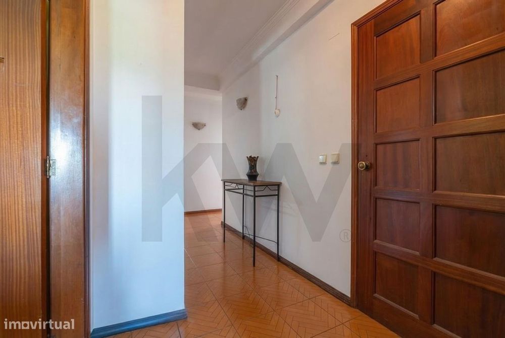Apartamento T3 com varanda no centro da Mealhada