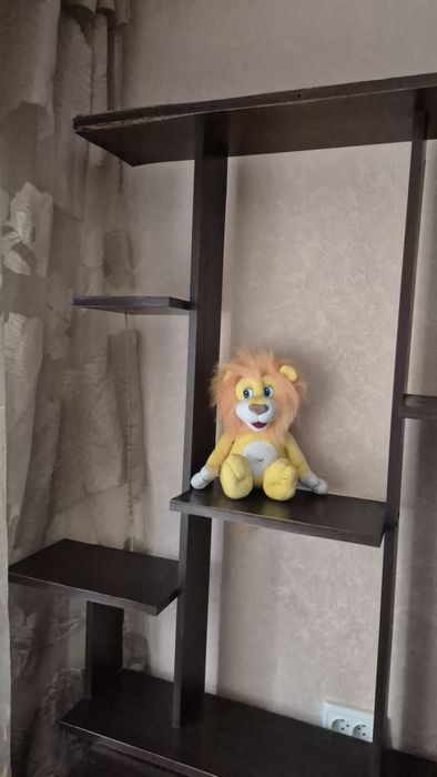 Настінна полиця для квітів