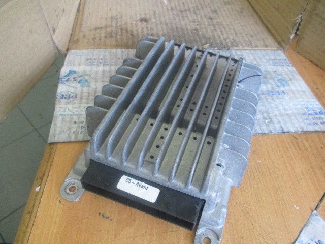 Amplificador de colunas AUDI A6 (4B2, C5)