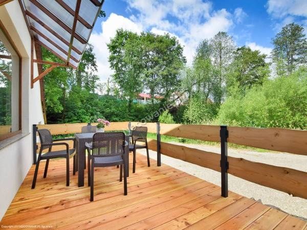 Apartament z tarasem nad strumykiem