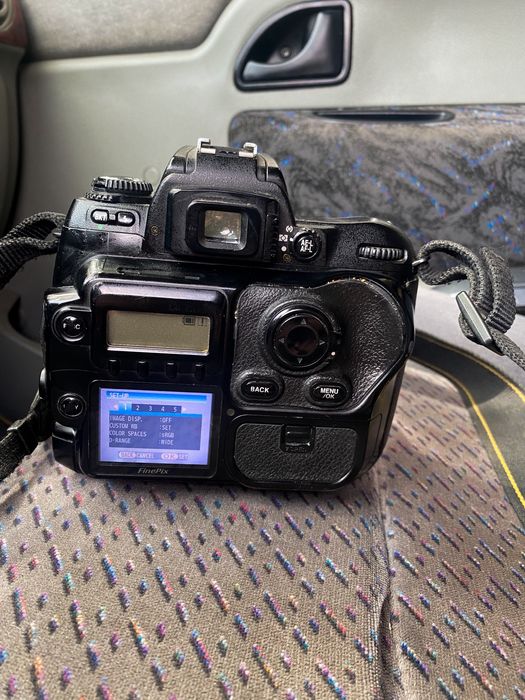 Fujifilm finepix s3pro, super ssd легенда, симуляція плівки.