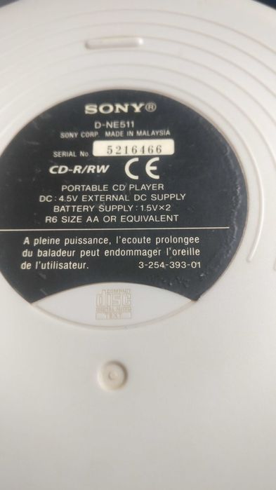 Продам Sony Personal Portable CD PLayer - CD Walkman - Silver (D-NE511