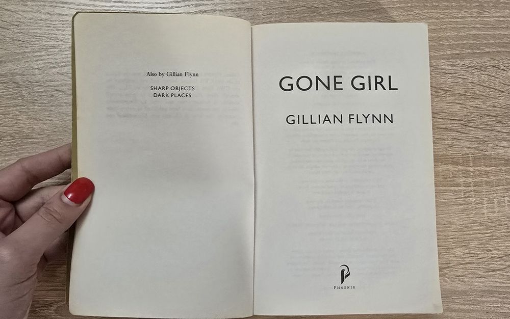 Продам книгу "Gone Girl" Gillian Flynn