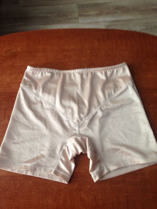 Женские утягивающие шорты нижнее бельё.