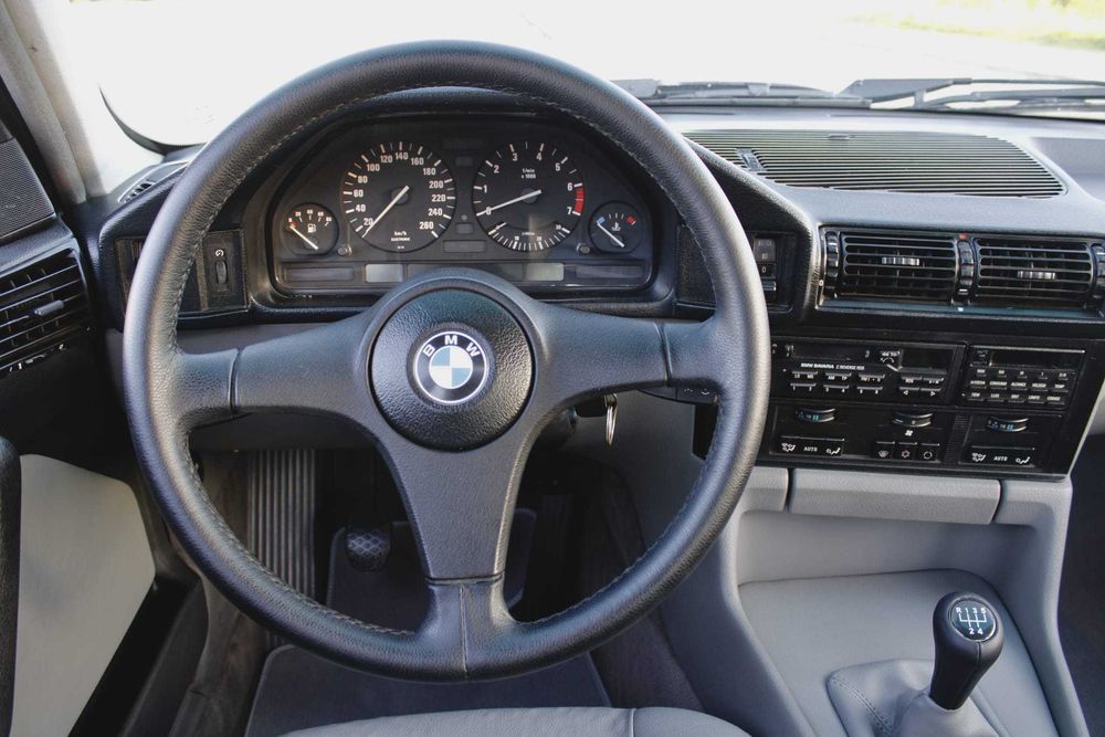 BMW E34 535i - Certificado Museu Caramulo