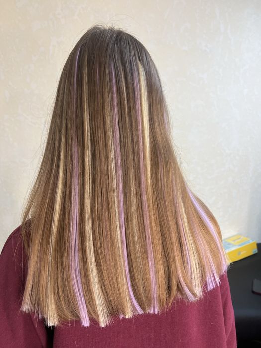 Капсульне нарощення та загущення біоволосся