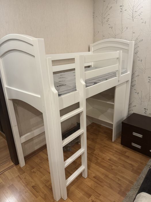 Ліжко дитяче.