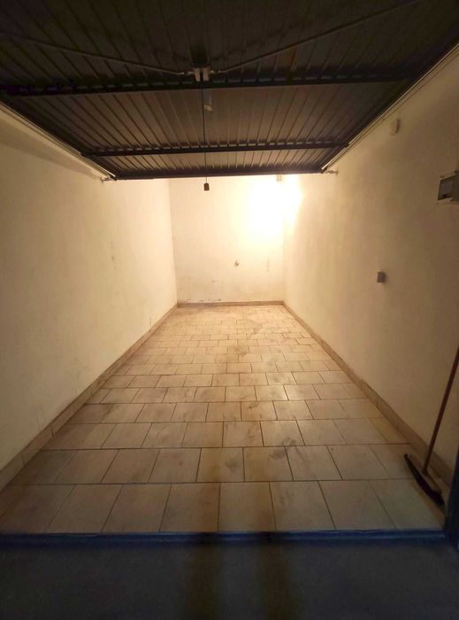 Garaż/magazyn Kochanowskiego, prąd