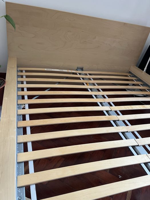 Cama de casal MALM com estrado (sem colchão)