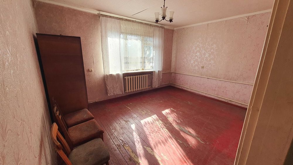 Продам пів будинку з окремим входом в с.Трушки