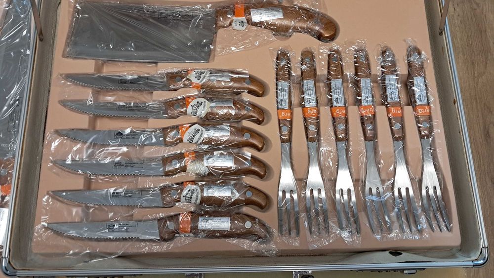 Zestaw sztućców  Kaiserberg - w walizce - 23 elementy