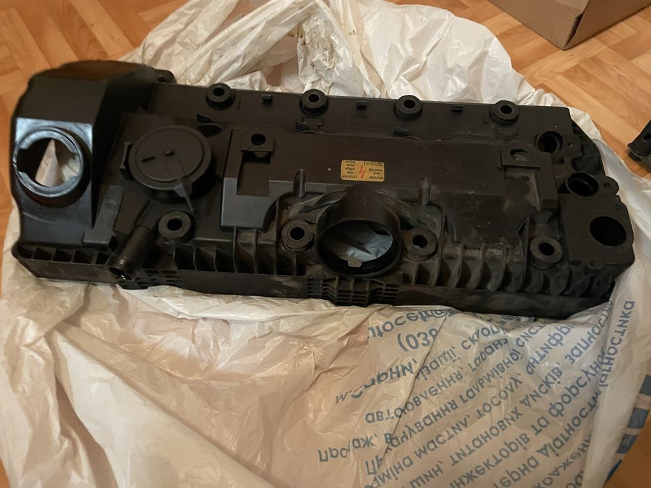Клапанна кришка n62b48 bmw 4.8