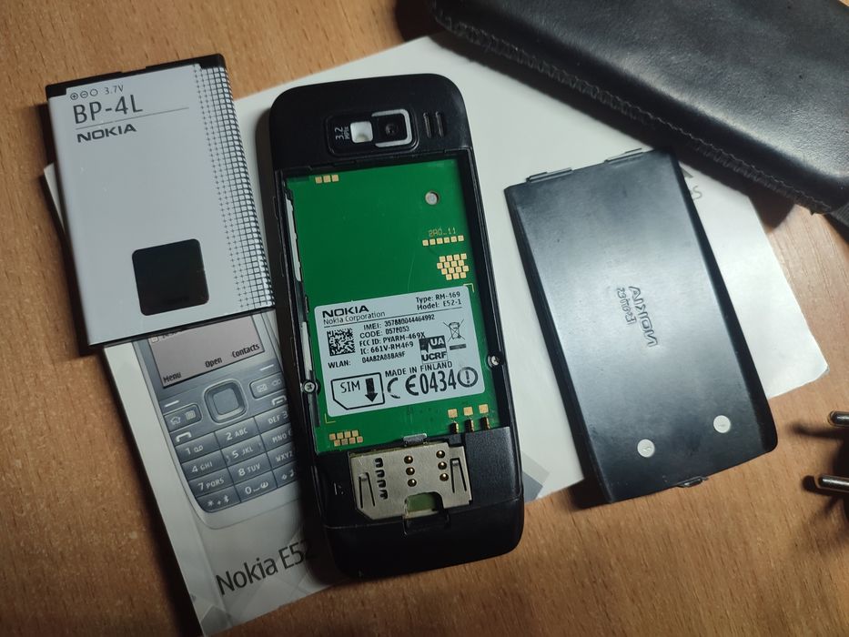 Продам телефон Nokia E52