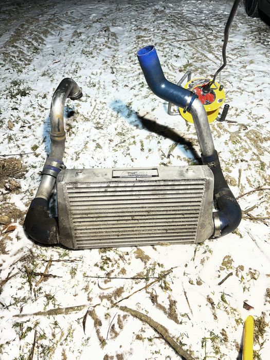 Czesci bmw e60 3.0 m57 intercooler orientblau metalic