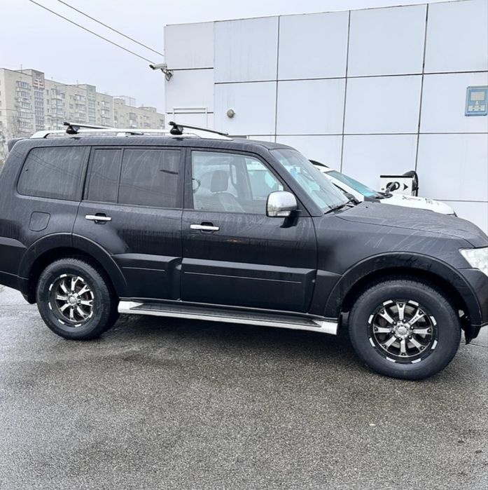 Митсубиши вагон 2011