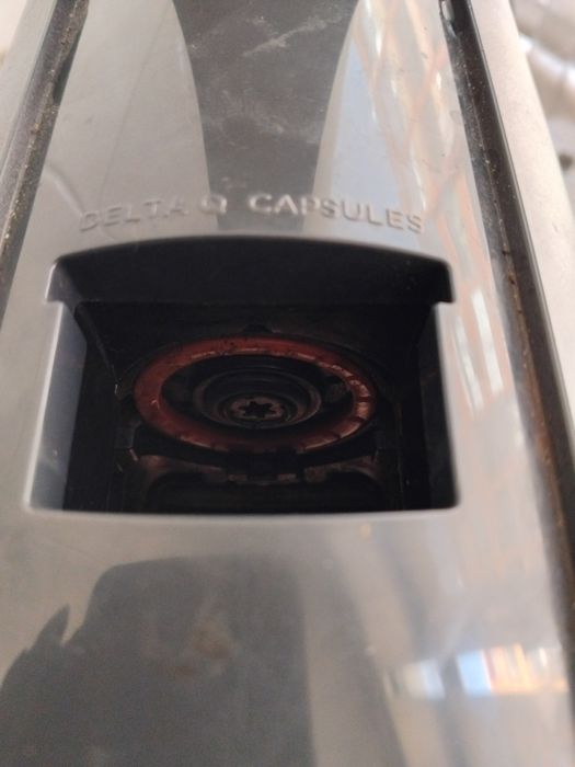 Maquina de cafe de cápsulas delta q (para reparação)