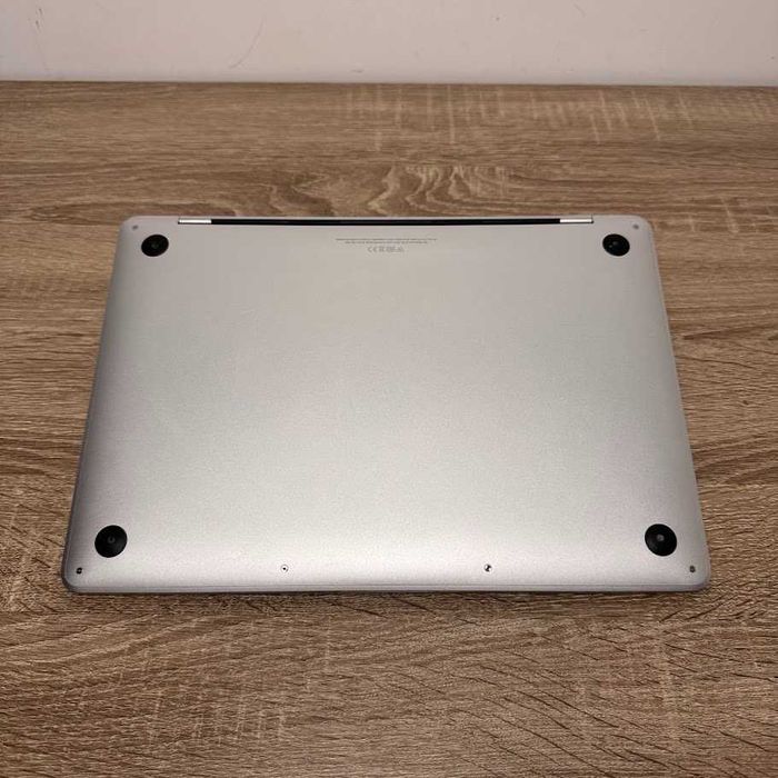 MacBook Pro 2019 року 13" i5 / 8Gb DDR3 / SSD 256Gb нова батарея (код: M1046)