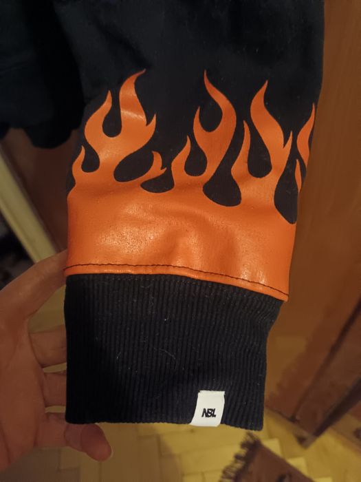 Bluza czarna z plomieniami