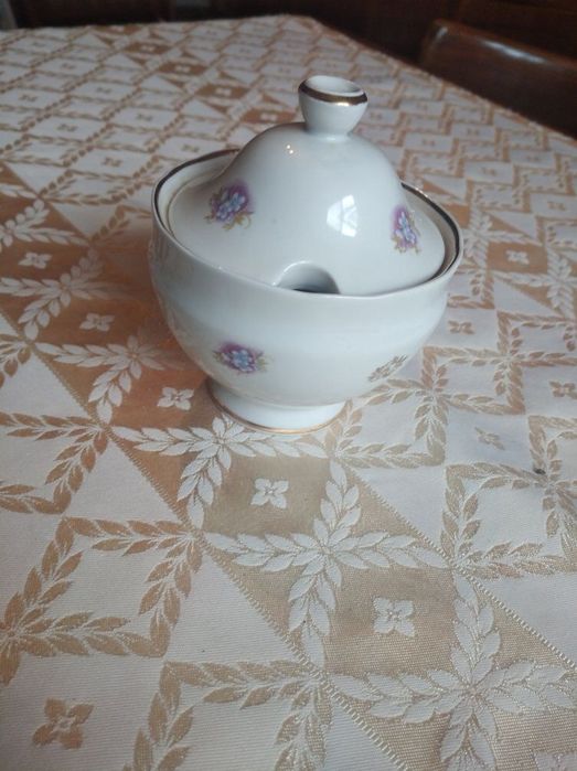 Продам чайные сервизы., чашки.