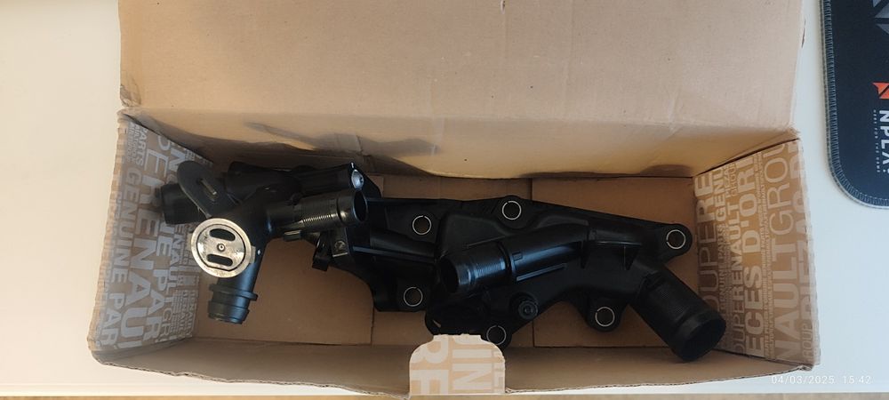 Renault Clio 4 0.9 TCe flange circuito refrigeração
