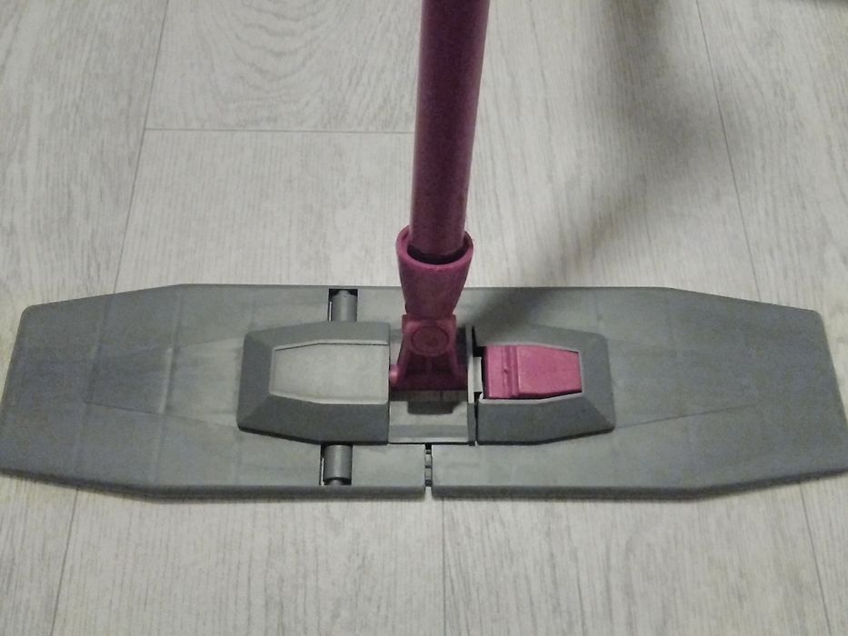 Маневренная швабра с поворотом на 360°