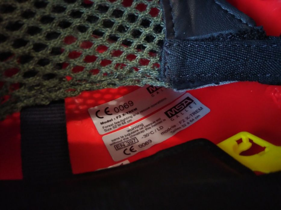 Capacete MSA F2 X-TREM com óculos. Bombeiro, incêndios florestais