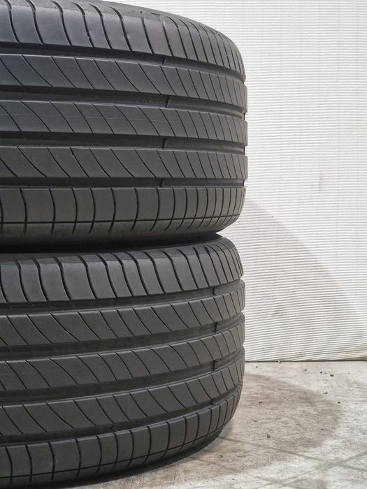 2 Pneus 225/50R18 MICHELIN Semi Novos