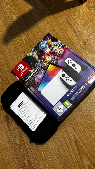 Nintendo switch oled + Mario kart deluxe